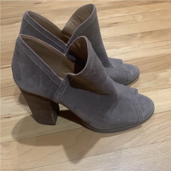 Lucky Brand Laretah Peep Toe Suede Bootie - Picture 4 of 9